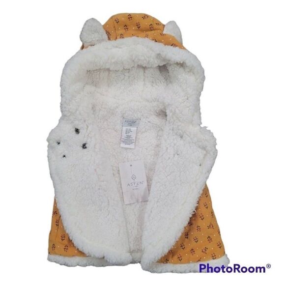 Aspen Kids Floral Faux Sherpa vest‎ - Picture 4 of 4